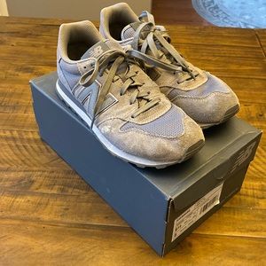 New Balance GW500SG - women’s size 9.5 - grey and rose gold